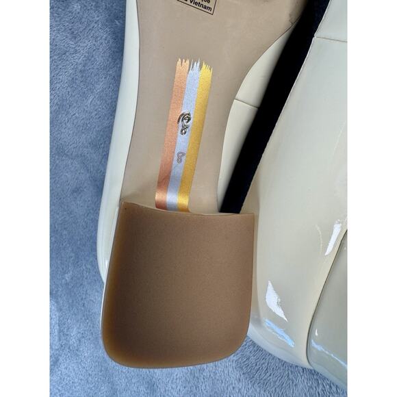 Sam Edelman Cream Patent Gold Buckle Pump Woman's Sz 8 EUC - Picture 7 of 9